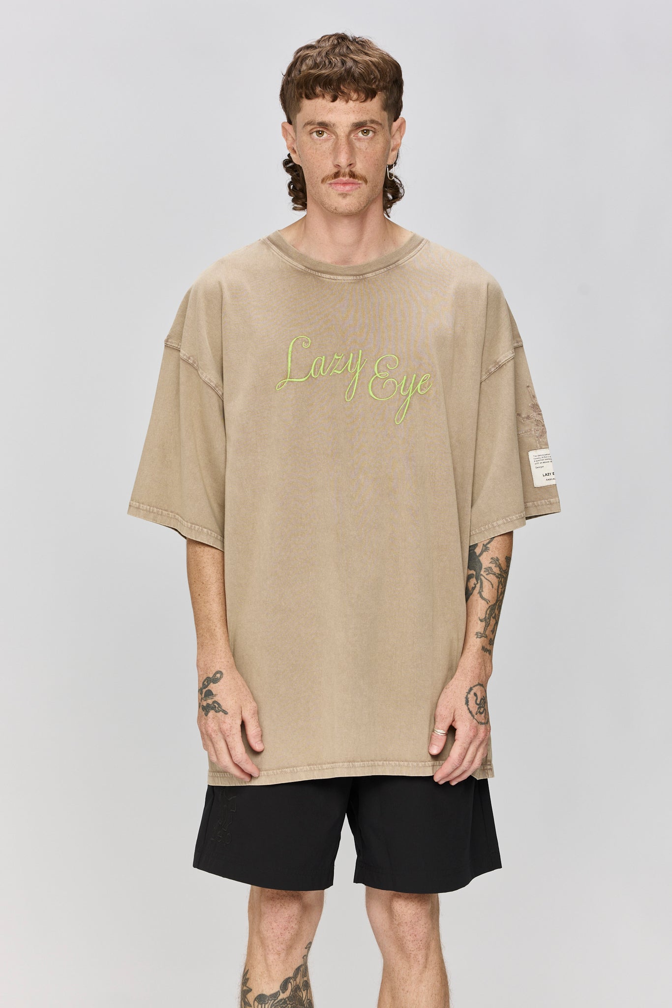 Lazy eye T - light brown