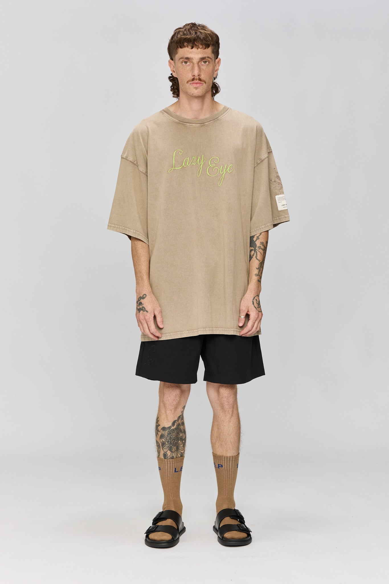Lazy eye T - light brown