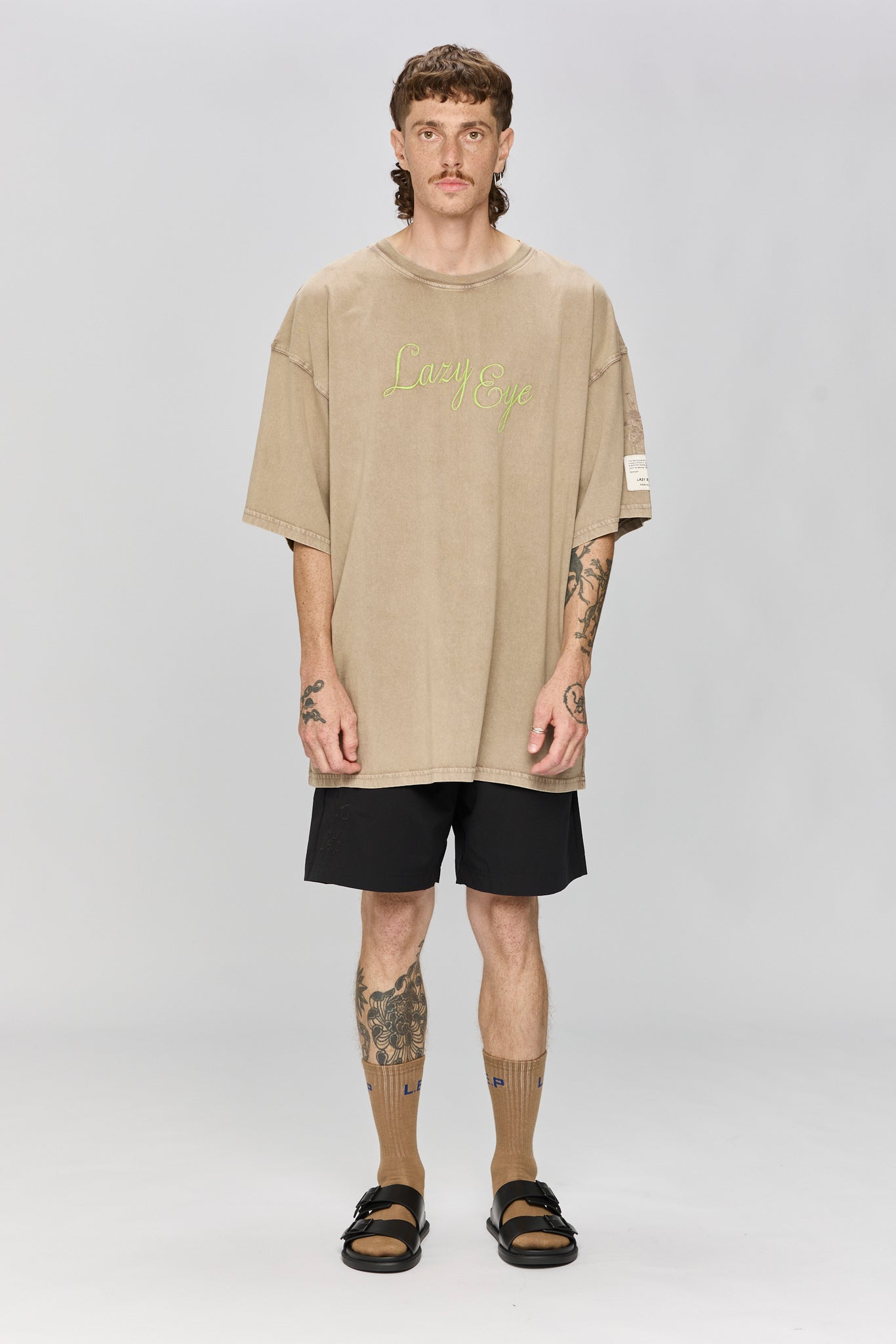 Lazy eye T - light brown