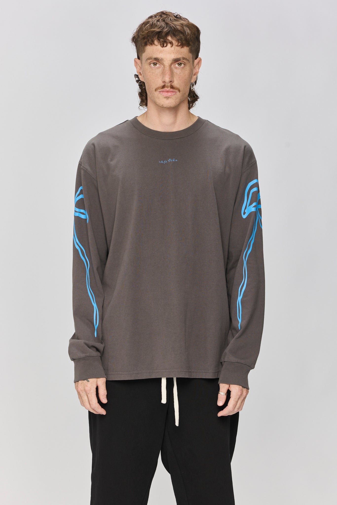 EVERYTHING NICE - LONG SLEEVE T GRAY