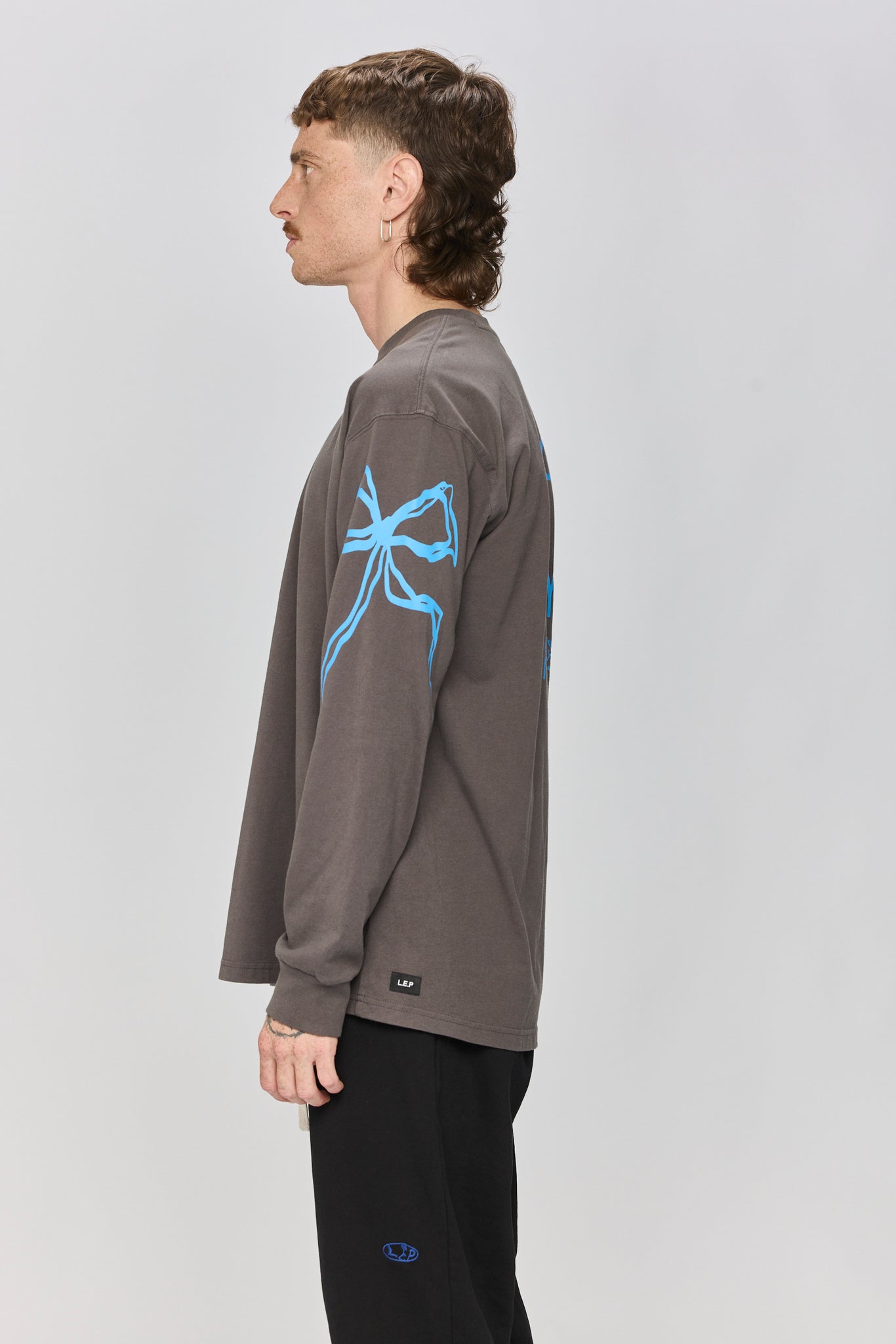 EVERYTHING NICE - LONG SLEEVE T GRAY