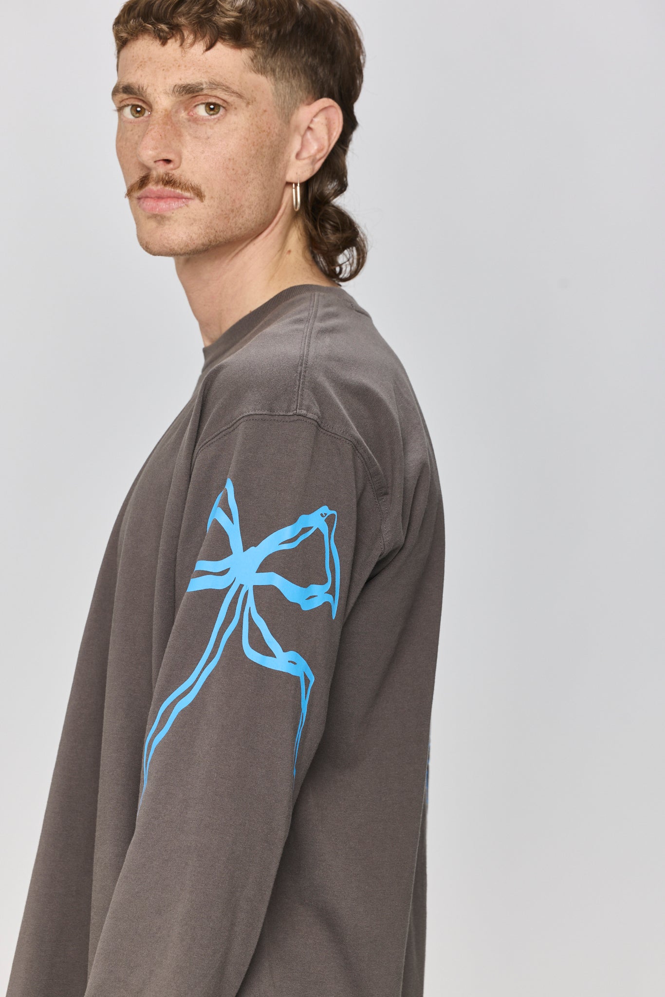 EVERYTHING NICE - LONG SLEEVE T GRAY
