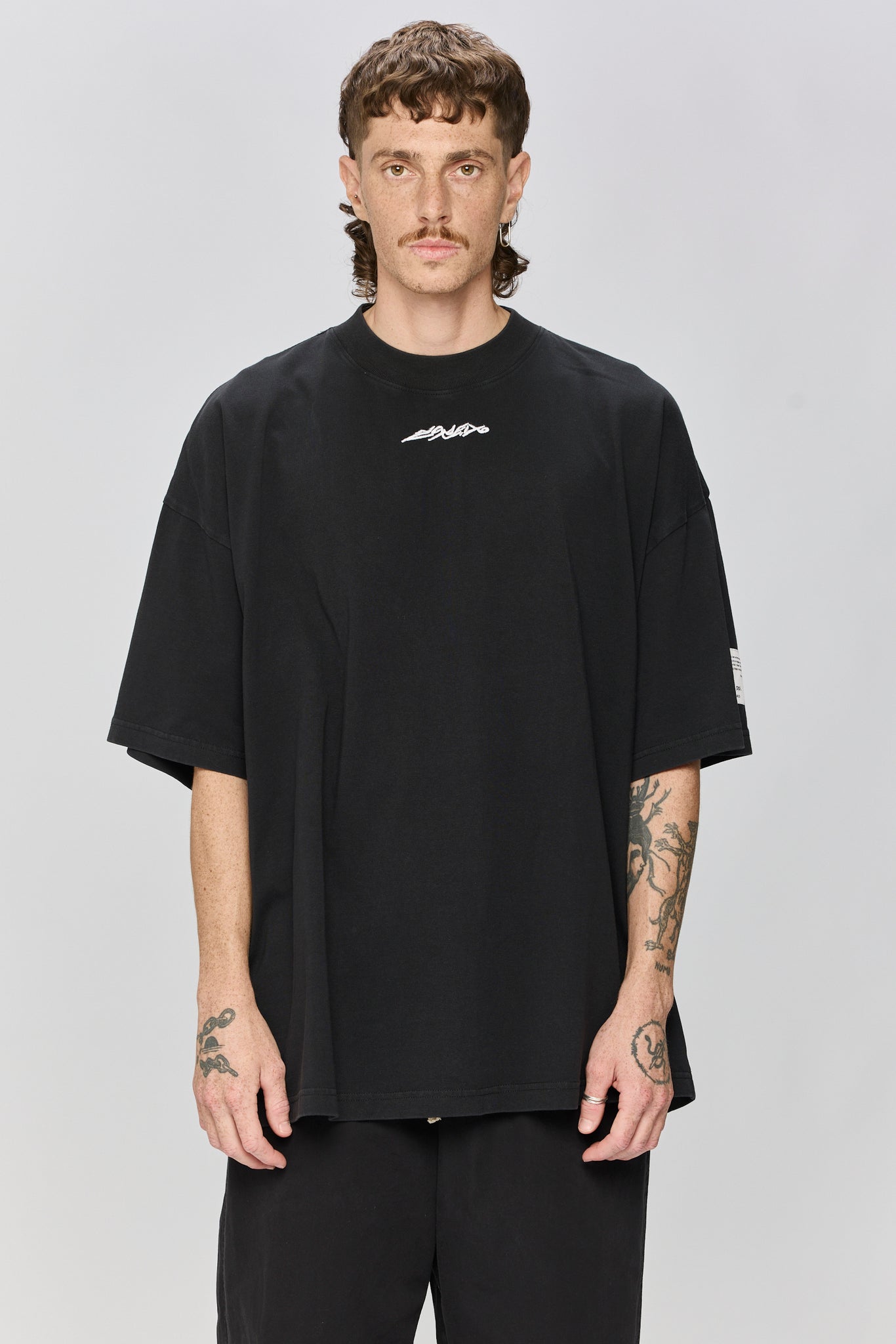 SUPER OVERSIZED T - BOW IN BLACK