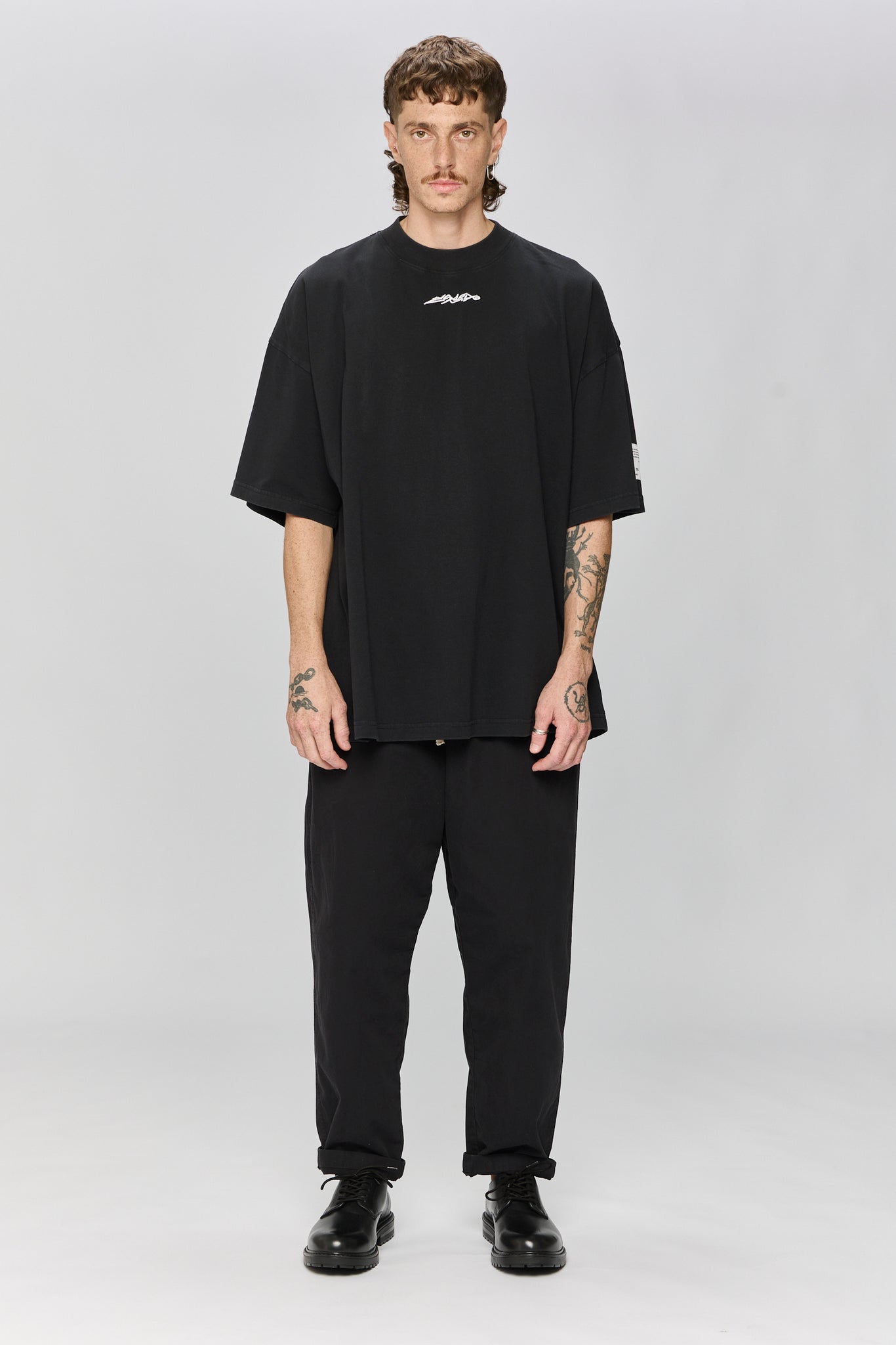 SUPER OVERSIZED T - BOW IN BLACK