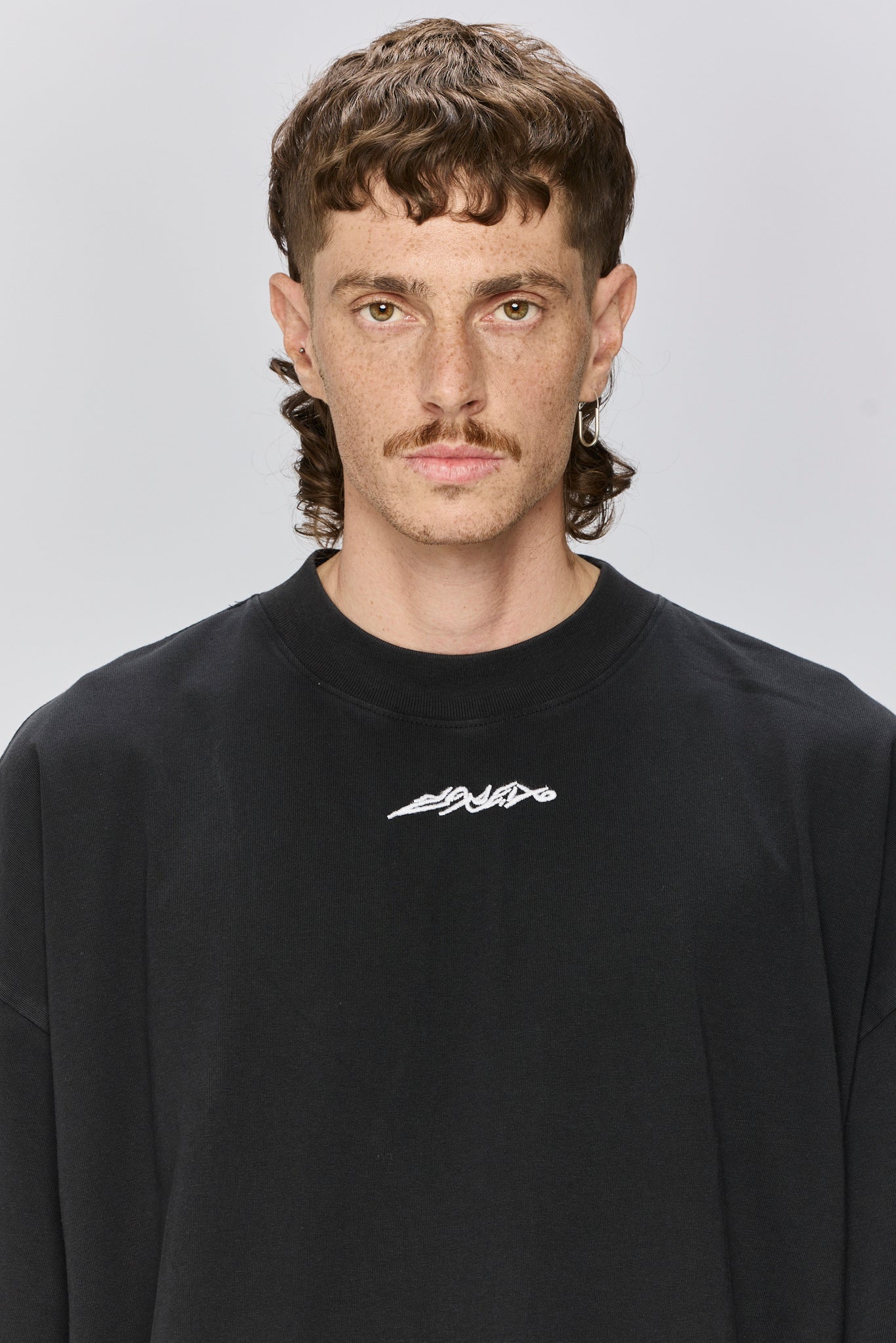 SUPER OVERSIZED T - BOW IN BLACK