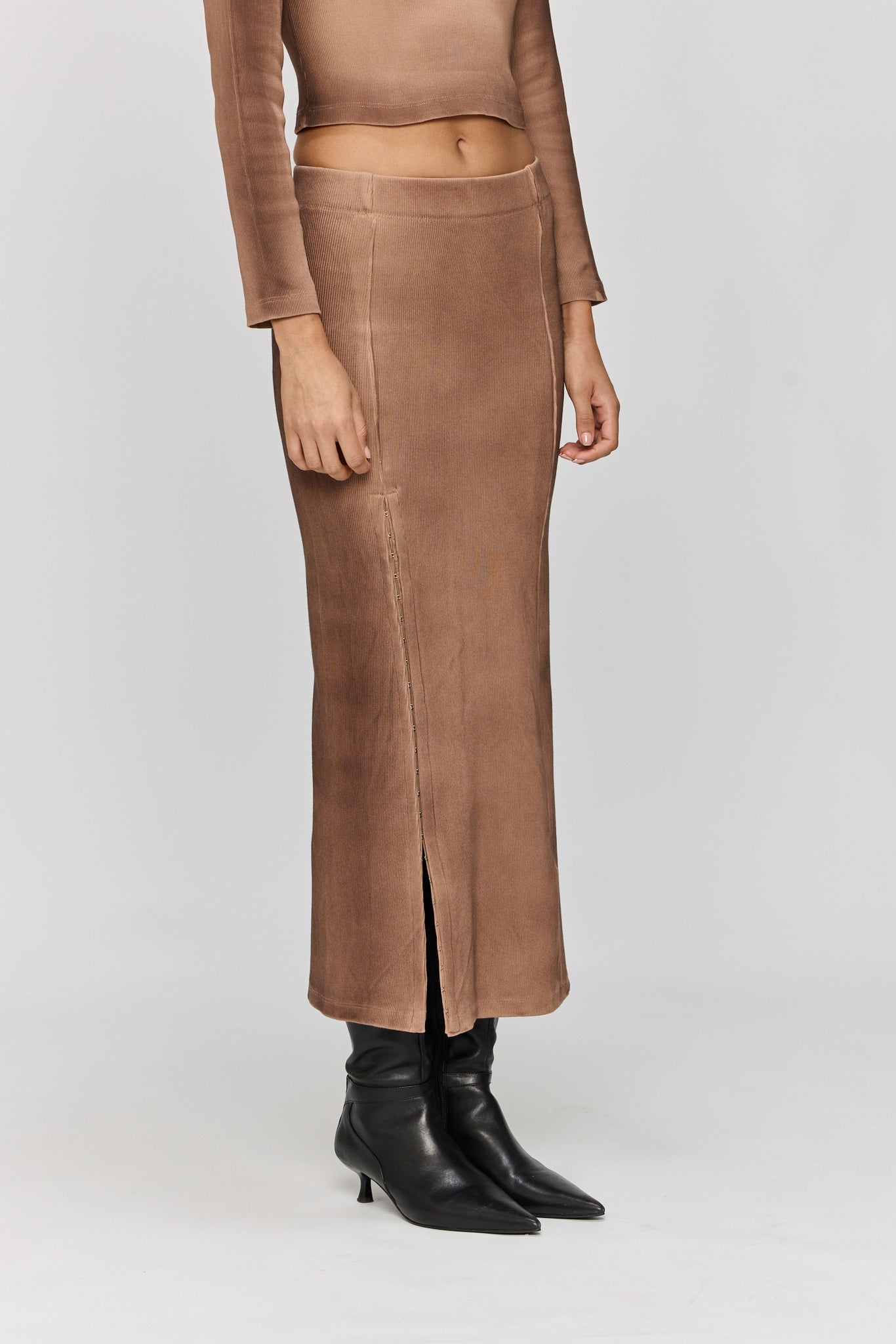 L.E.P HOOK SKIRT BROWN