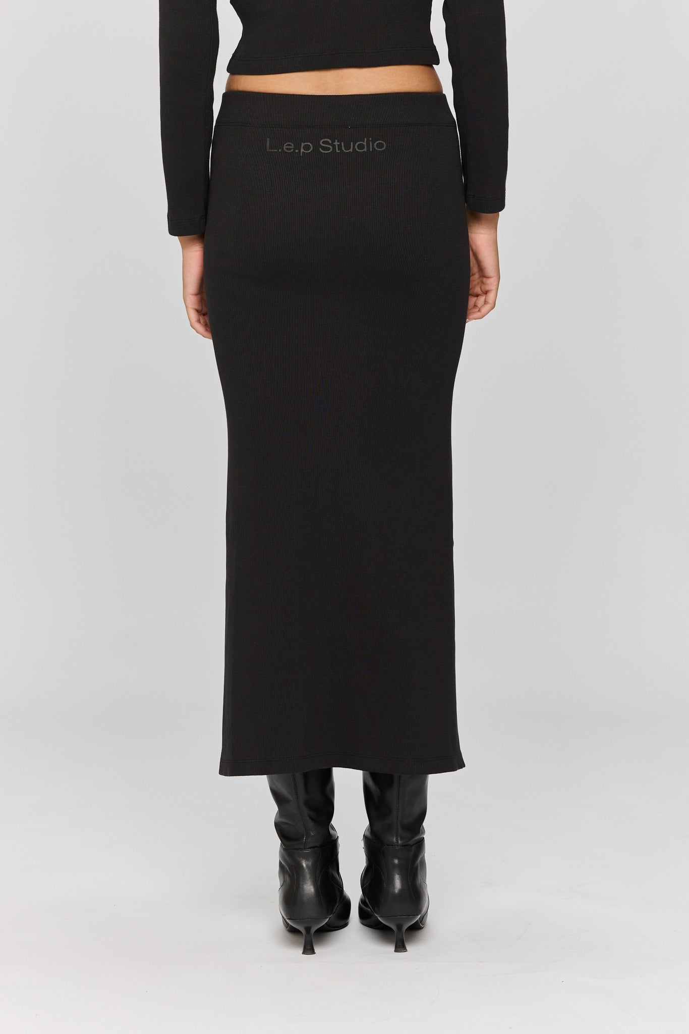 L.E.P HOOK SKIRT BLACK