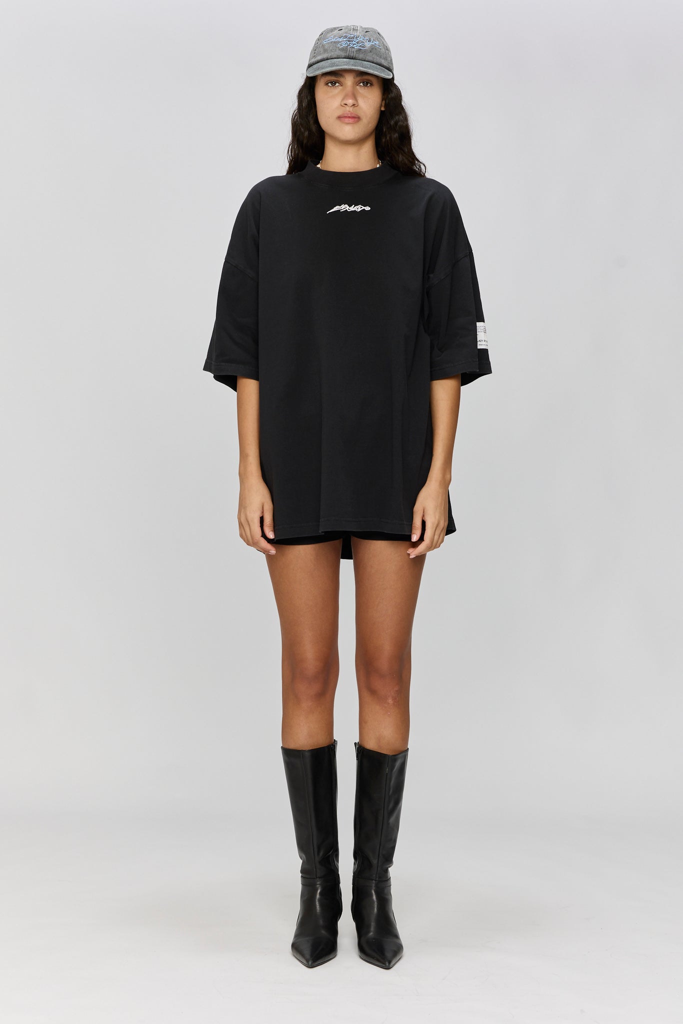 SUPER OVERSIZED T - BOW IN BLACK