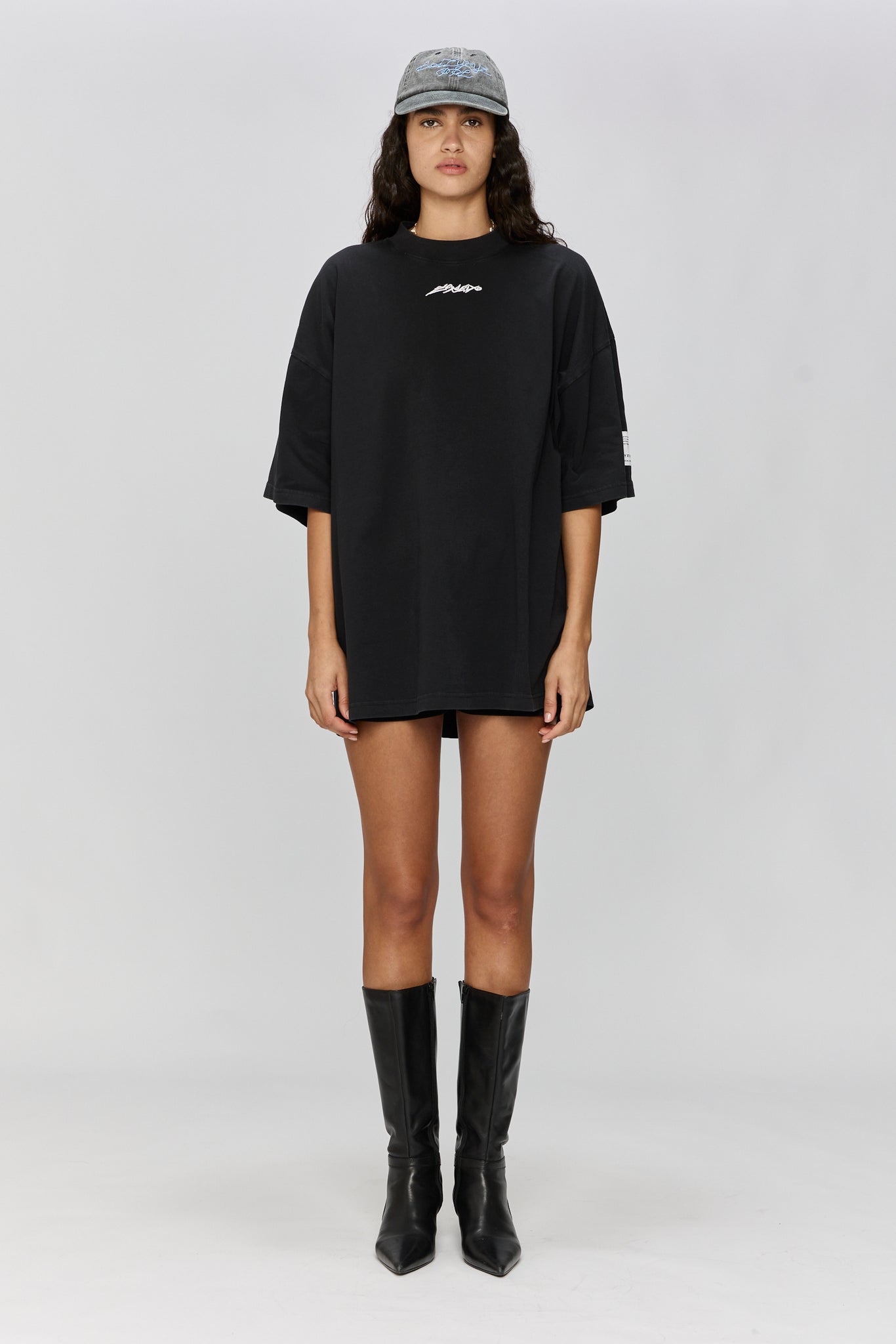 SUPER OVERSIZED T - BOW IN BLACK