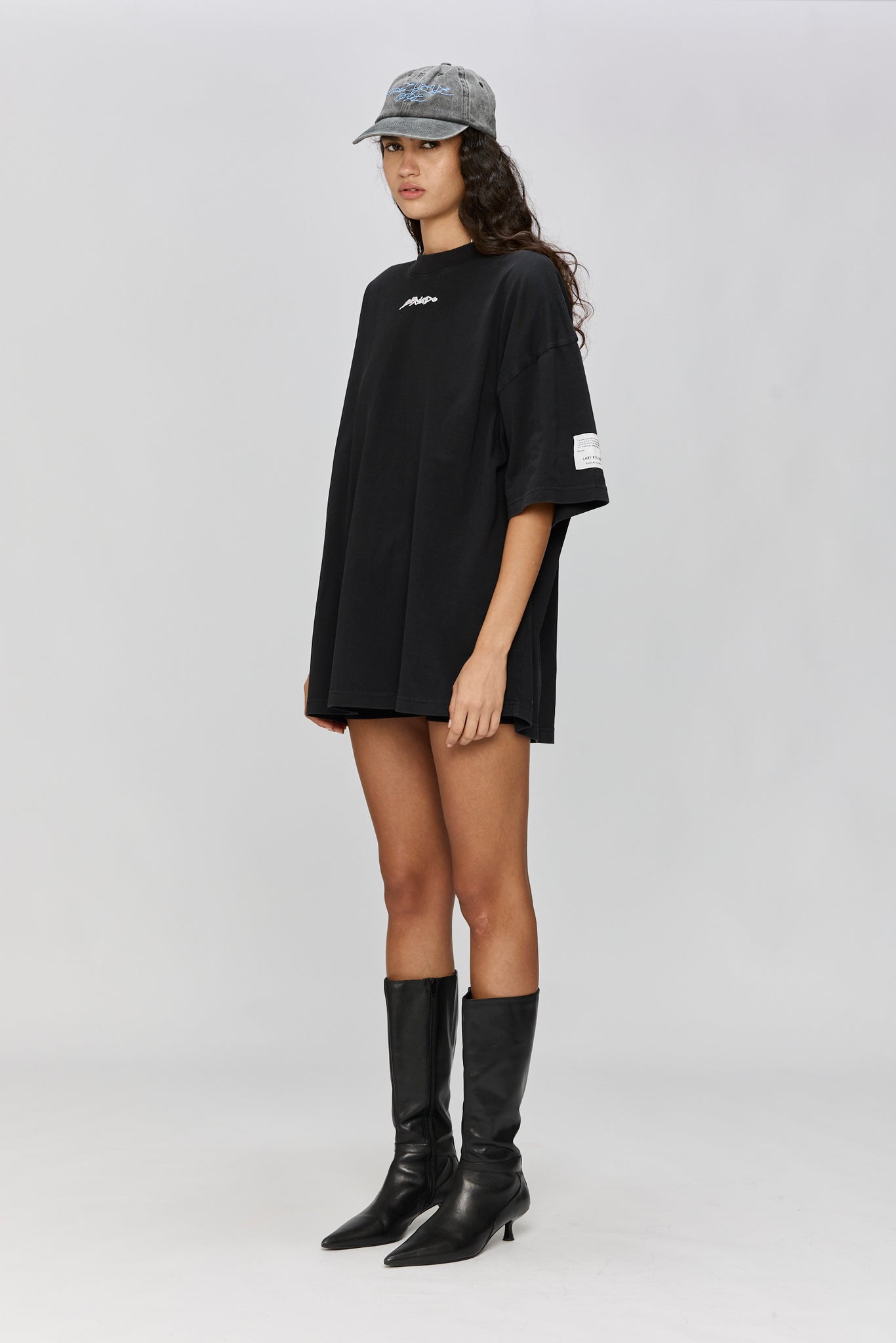 SUPER OVERSIZED T - BOW IN BLACK