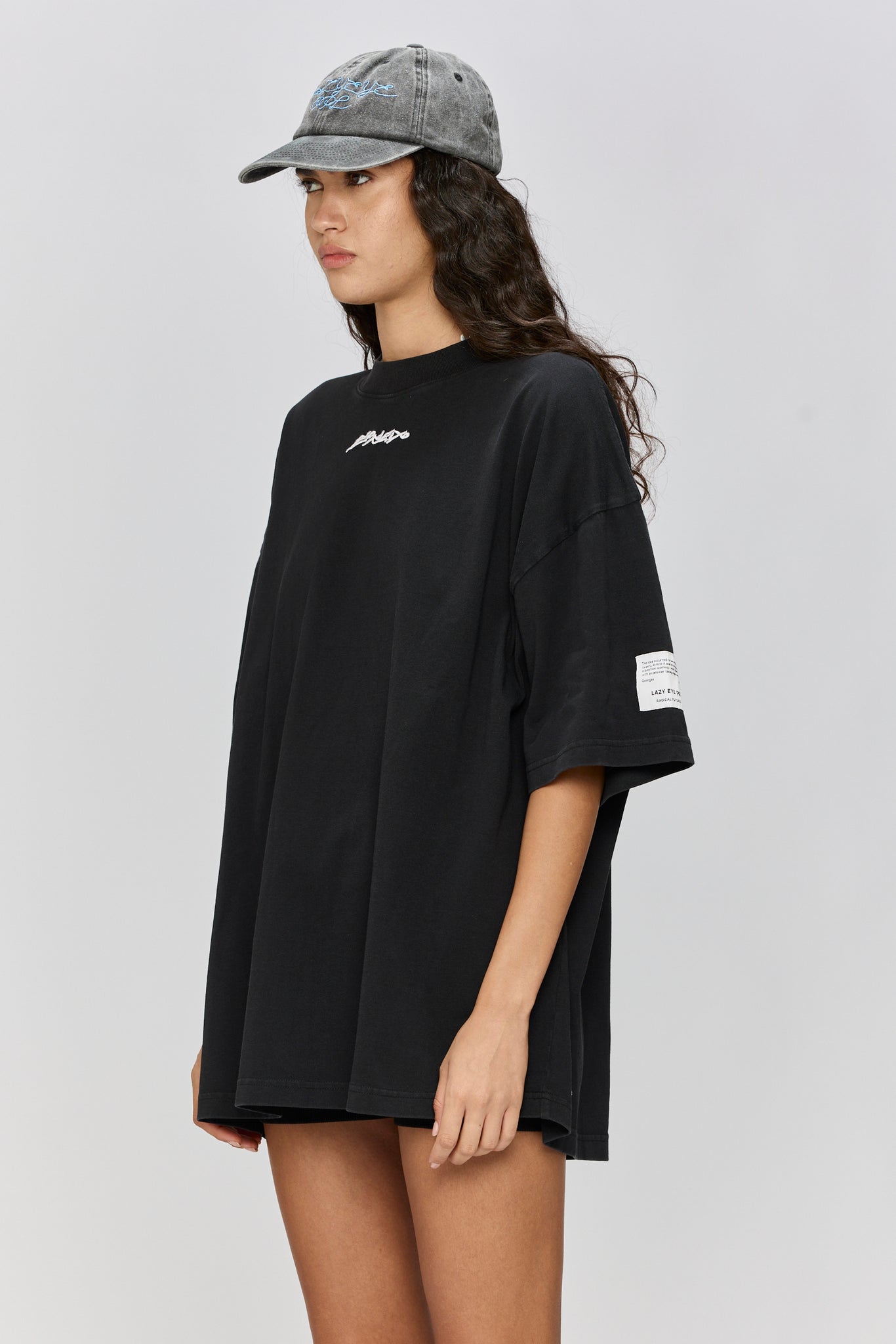 SUPER OVERSIZED T - BOW IN BLACK