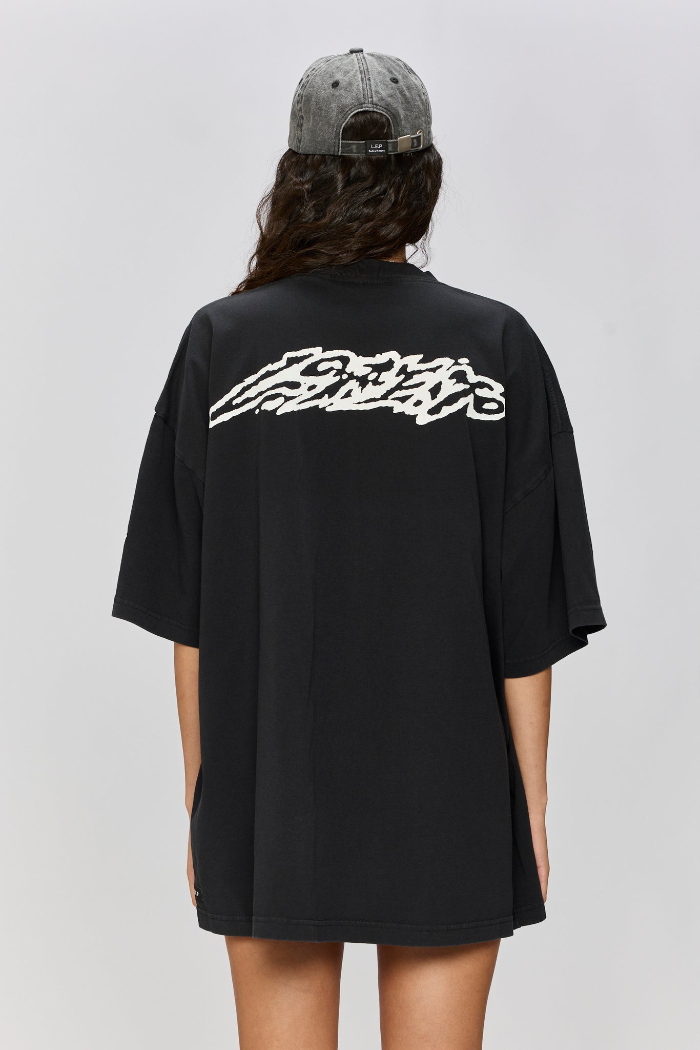 SUPER OVERSIZED T - BOW IN BLACK